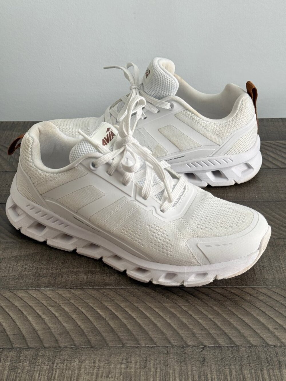 Avia Women's Athletic Light Runner Shoes, White Sneakers Size 7.5